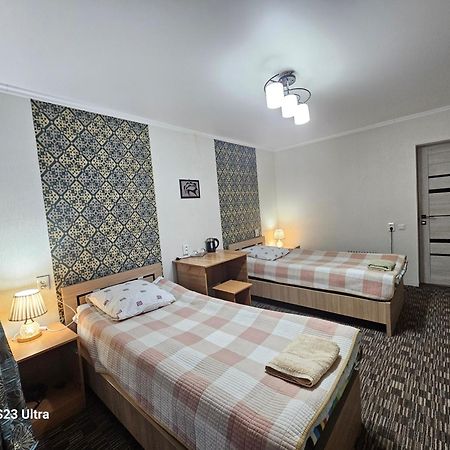 Guest House Mira Kochkor Bagian luar foto